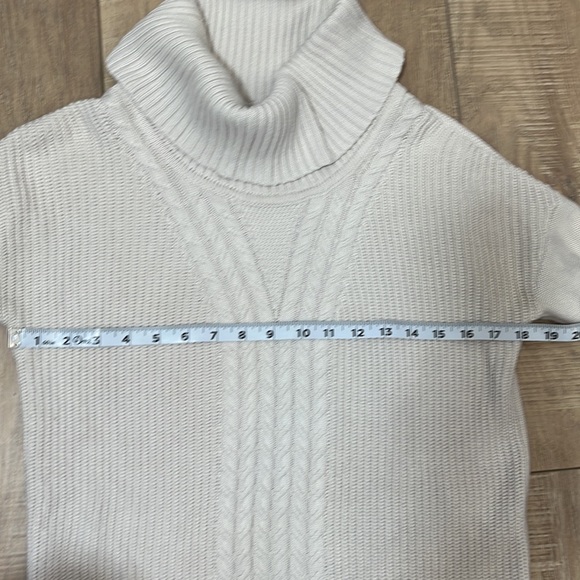 Banana Republic Turtle Neck Cable Knit Sweater Long Sleeve Cream SZ S - Picture 9 of 11
